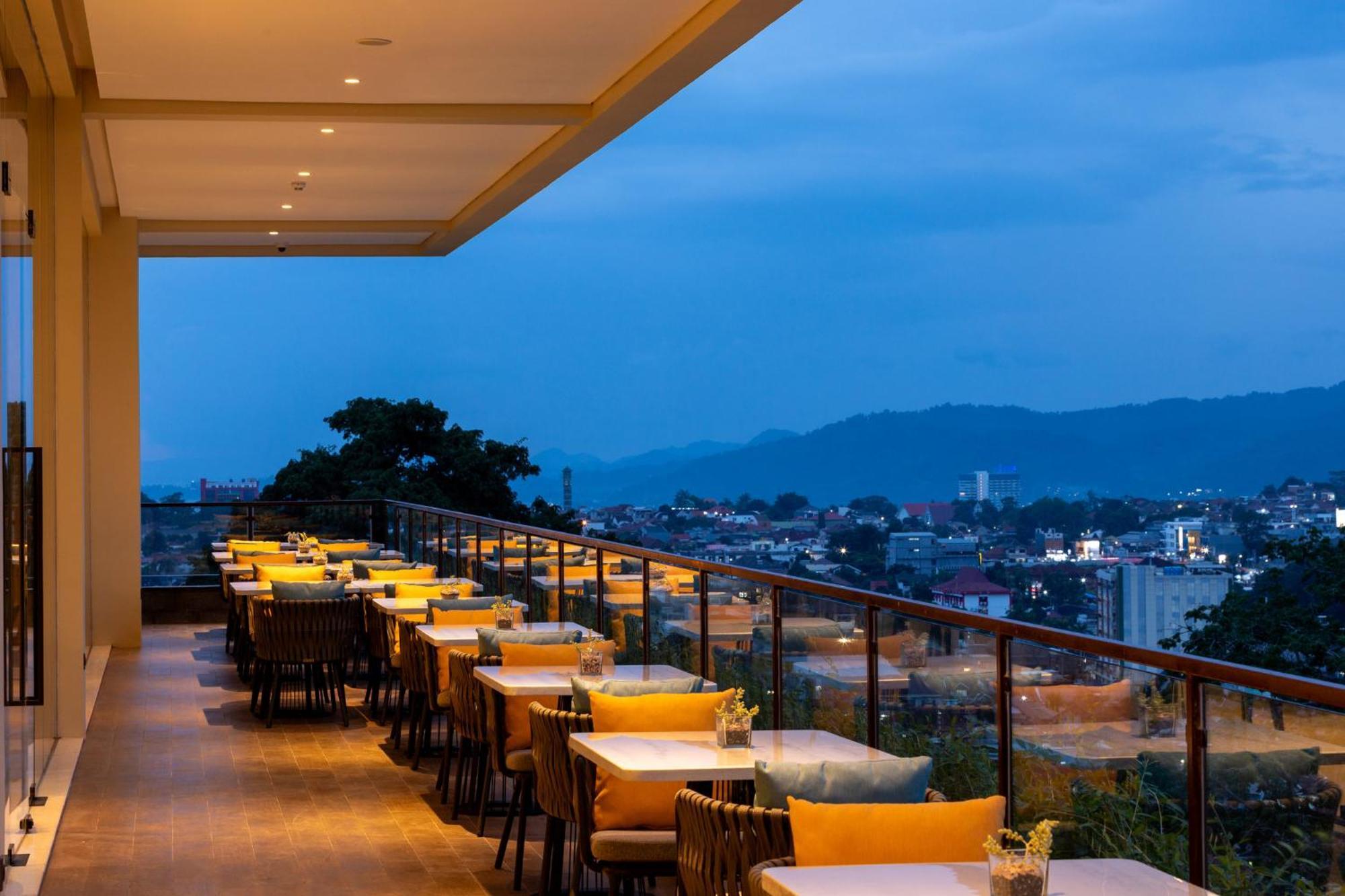 Holiday Inn Lampung Bukit Randu By Ihg バンダールランプン エクステリア 写真